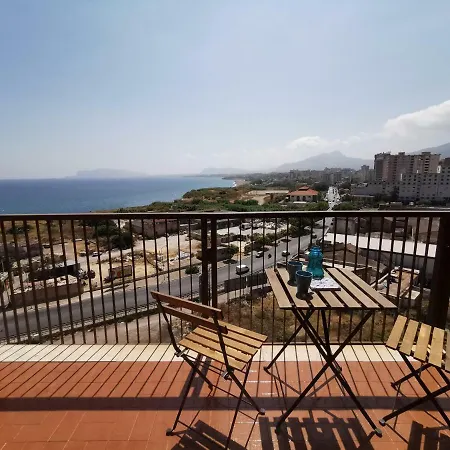 Stanza Luminosa Sul Mare Alloggio in famiglia *